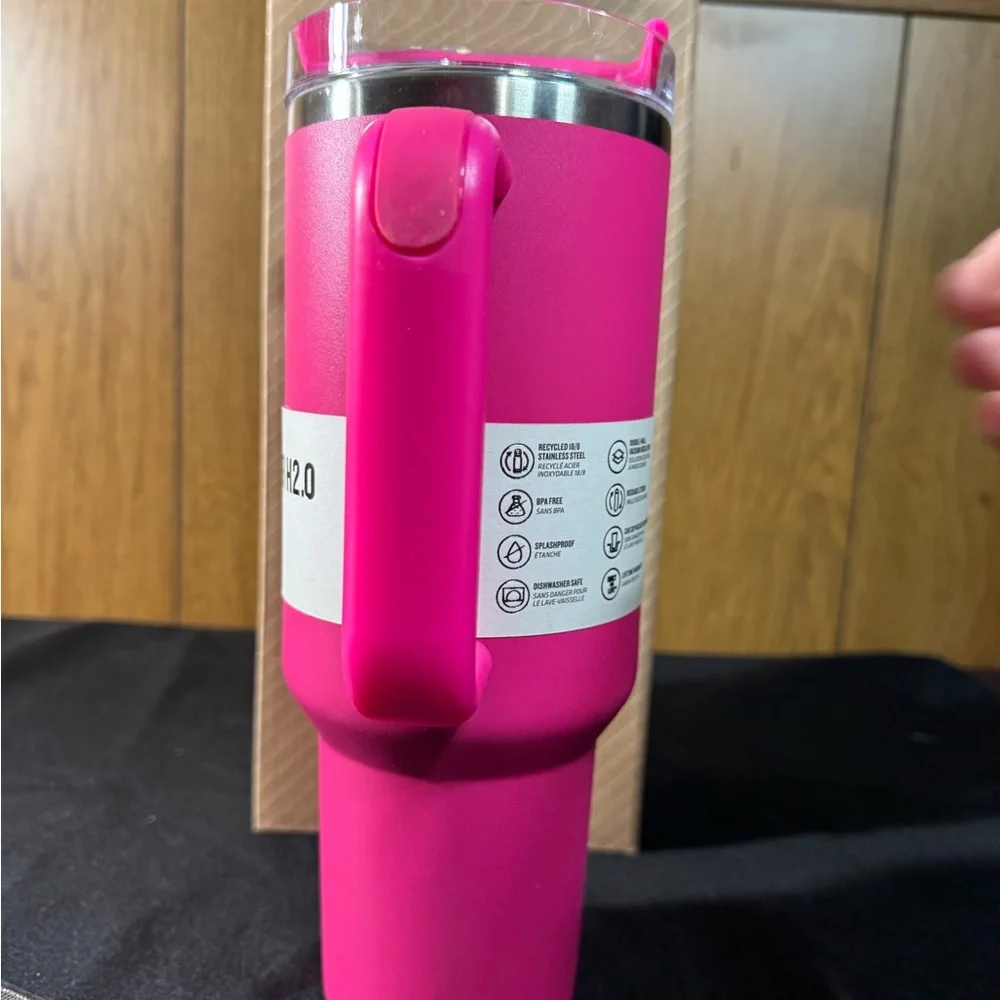 Stanley Pink Quencher H2.0 Tumbler‎ with Straw 40 ox NEW